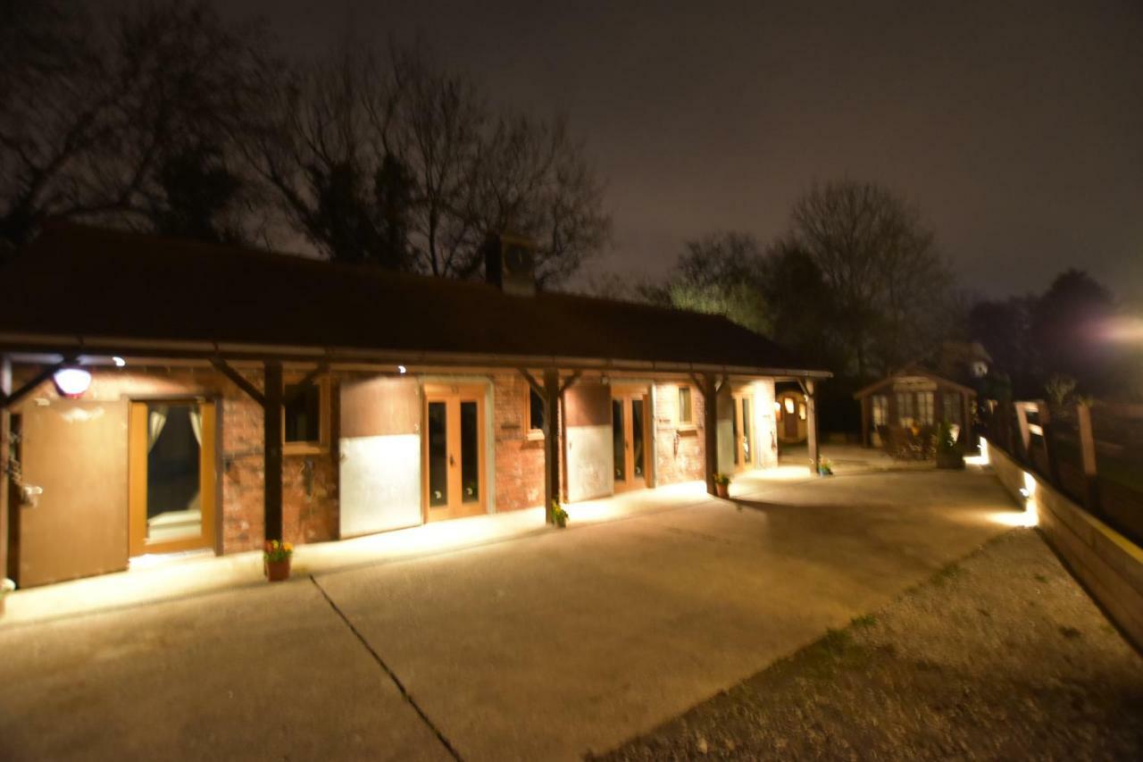 Oak Tree Stables Cottage Birmingham Exterior foto